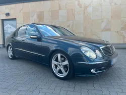 Blau Gebraucht 2004 Mercedes E320 Limousine | 6.400 €