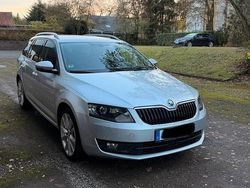 Silber Gebraucht 2016 Skoda Octavia Kombi | 10.950 € (Fairer Preis)