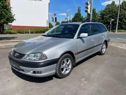 Silber Gebraucht 2001 Toyota Avensis Kombi | 3.490 €