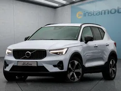 Blau Gebraucht 2024 Volvo XC40 Plus SUV | 39.399 € (Fairer Preis)
