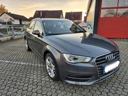 Grau Gebraucht 2016 Audi A3 Limousine | 12.400 € (Fairer Preis)