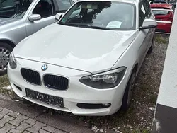 Weiß Gebraucht 2011 BMW 116 Urban Line Kleinwagen | 5.490 € (Guter Preis)