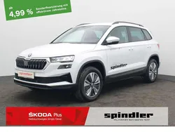 Moonweiss metallic met. Gebraucht 2023 Skoda Karoq Selection SUV | 34.880 € (Fairer Preis)