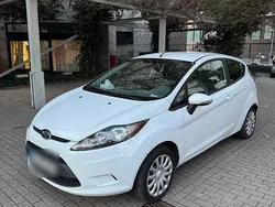 Weiß Gebraucht 2010 Ford Fiesta Ambiente Kleinwagen | 2.000 € (Fairer Preis)