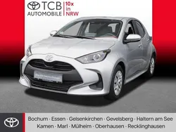 Silber Gebraucht 2023 Toyota Yaris Comfort Kleinwagen | 16.989 € (Fairer Preis)