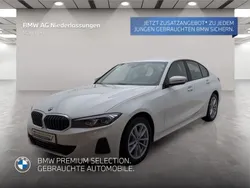Weiß Gebraucht 2024 BMW 318 Shadowline Limousine | 28.907 € (Superpreis)