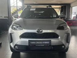 Silber Neu 2025 Toyota Yaris Cross SUV | 31.890 € (Fairer Preis)