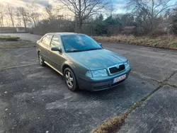 Grau Gebraucht 2002 Skoda Octavia Limousine | 600 € (Guter Preis)