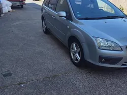 Grau Gebraucht 2006 Ford Focus Ghia Kombi | 1.890 € (Fairer Preis)