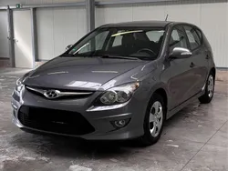 Grau Gebraucht 2011 Hyundai i30 Edition Limousine | 4.000 € (Fairer Preis)
