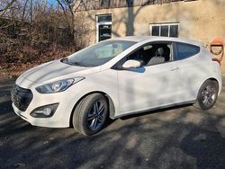 Weiß Gebraucht 2014 Hyundai i30 Coupé | 6.200 € (Guter Preis)