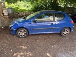 Blau Gebraucht 2005 Peugeot 206 Kleinwagen | 499 €