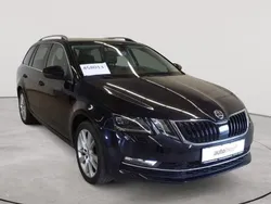 Blackmagic perleffekt Gebraucht 2018 Skoda Octavia Style Kombi | 17.990 € (Teuer)