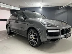 Grau Gebraucht 2021 Porsche Cayenne Turbo S SUV | 79.999 € (Superpreis)