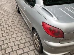 Silber Gebraucht 2005 Peugeot 206 CC Cabrio | 999 €