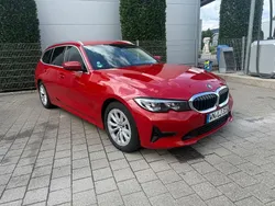 Rot Gebraucht 2021 BMW 318 Advantage Kombi | 18.499 € (Guter Preis)