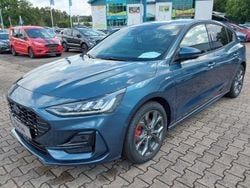 Blau Gebraucht 2023 Ford Focus ST-Line Limousine | 23.490 € (Fairer Preis)