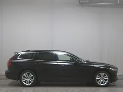 Schwarz Gebraucht 2022 Volvo V60 Core Kombi | 20.480 € (Superpreis)