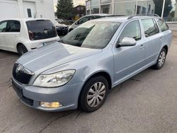 Blau Gebraucht 2009 Skoda Octavia Ambiente Kombi | 2.650 € (Fairer Preis)