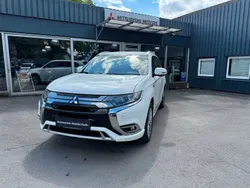Weiß Gebraucht 2019 Mitsubishi Outlander P-HEV Edition SUV | 20.599 € (Fairer Preis)