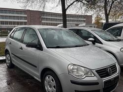 Silber Gebraucht 2006 VW Polo Trendline Kleinwagen | 2.000 € (Fairer Preis)