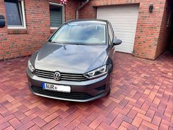 Grau Gebraucht 2018 VW Golf Sportsvan Comfortline Van / Kleinbus | 15.250 € (Guter Preis)