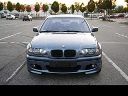 Blau Gebraucht 2001 BMW 320 Limousine | 2.200 € (Guter Preis)