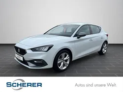 "nevada" weiss (metallic) Gebraucht 2024 Seat Leon FR-Line Limousine | 27.950 € (Guter Preis)