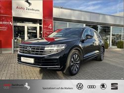 Grenadilla black metallic Gebraucht 2024 VW Touareg Elegance SUV | 58.888 € (Fairer Preis)