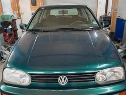 Grün Gebraucht 1995 VW Golf Limousine | 1.499 €