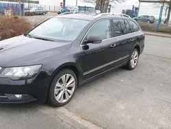 Schwarz Gebraucht 2015 Skoda Superb Exclusive Kombi | 8.900 €