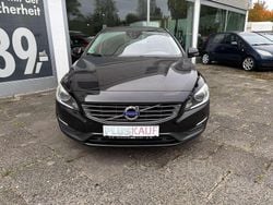 Schwarz Gebraucht 2015 Volvo V60 Business Edition Kombi | 8.340 € (Etwas zu teuer)