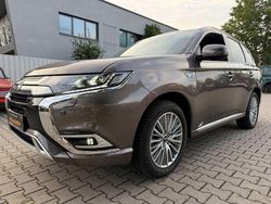 Braun Gebraucht 2019 Mitsubishi Outlander P-HEV Edition SUV | 19.990 € (Guter Preis)