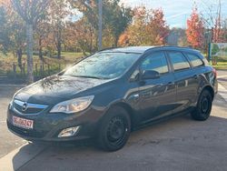 Schwarz Gebraucht 2012 Opel Astra Kombi | 1.999 € (Superpreis)