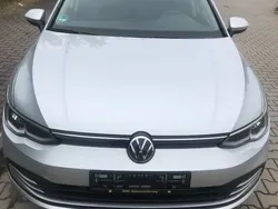 Silber metallic Gebraucht 2021 VW Golf VIII Kombi | 24.999 € (Etwas zu teuer)