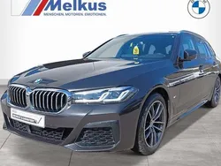 Grau Gebraucht 2022 BMW 520 M Sport Kombi | 39.970 € (Teuer)