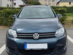 Blau Gebraucht 2009 VW Golf Plus Comfortline Van / Kleinbus | 9.490 € (Fairer Preis)