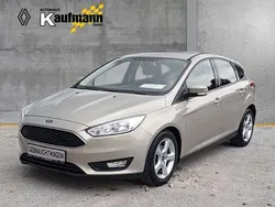 Grau Gebraucht 2015 Ford Focus Trend Limousine | 7.890 € (Fairer Preis)