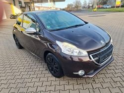 Schwarz Gebraucht 2013 Peugeot 208 Active Kleinwagen | 2.600 € (Guter Preis)
