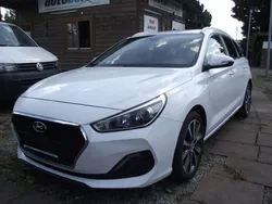 Weiß Gebraucht 2019 Hyundai i30 Style Kombi | 12.900 € (Guter Preis)