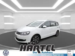 Pure white, solid Gebraucht 2021 VW Sharan Comfortline Van / Kleinbus | 27.200 € (Fairer Preis)