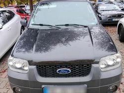 Schwarz Gebraucht 2005 Ford Escape SUV | 3.850 €
