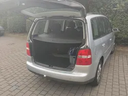 Silber Gebraucht 2006 VW Touran Van / Kleinbus | 1.600 €