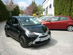 Schwarz Gebraucht 2016 Toyota Aygo X-play Kleinwagen | 7.990 € (Etwas zu teuer)