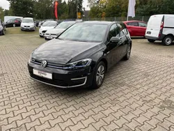 Schwarz Gebraucht 2020 VW e-Golf Kleinwagen | 17.400 € (Fairer Preis)