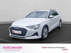 Gletscherweiß metallic Gebraucht 2024 Audi A3 Sportback Advanced Limousine | 35.980 € (Fairer Preis)