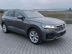 Grau Gebraucht 2020 VW Touareg R-line SUV | 25.500 € (Superpreis)