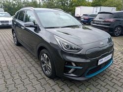 Grau Gebraucht 2021 Kia e-Niro 2 SUV | 19.490 € (Guter Preis)