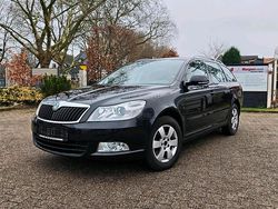 Schwarz Gebraucht 2011 Skoda Octavia Kombi | 5.100 € (Fairer Preis)