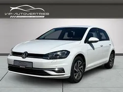 Weiß Gebraucht 2018 VW Golf VII Sound Limousine | 13.500 € (Fairer Preis)